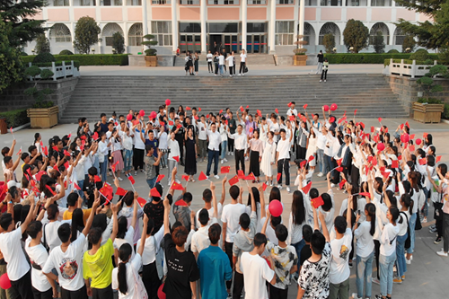 说明: http://www.peczzu.edu.cn/__local/F/B6/51/5B12BA9404ED6C3BF1C76CCE5C1_8B745297_91858.png